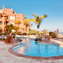 Luxueus zuidgericht 2-slaapkamerappartement in "Bahia de Los Menceyes", met spectaculair uitzicht over de oceaan en La Rasca!
